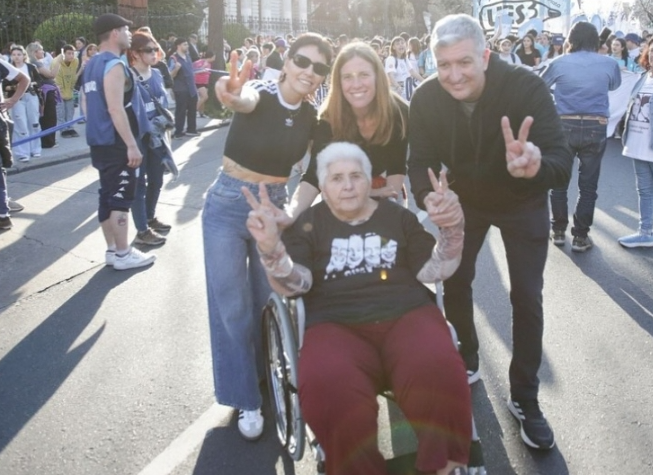 Mayra Mendoza apoyo la marcha conmemorativa de La Noche de los Lápices