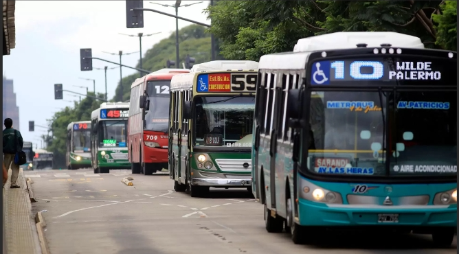 Levantaron el paro de colectivos en el AMBA porque dictaron conciliación obligatoria