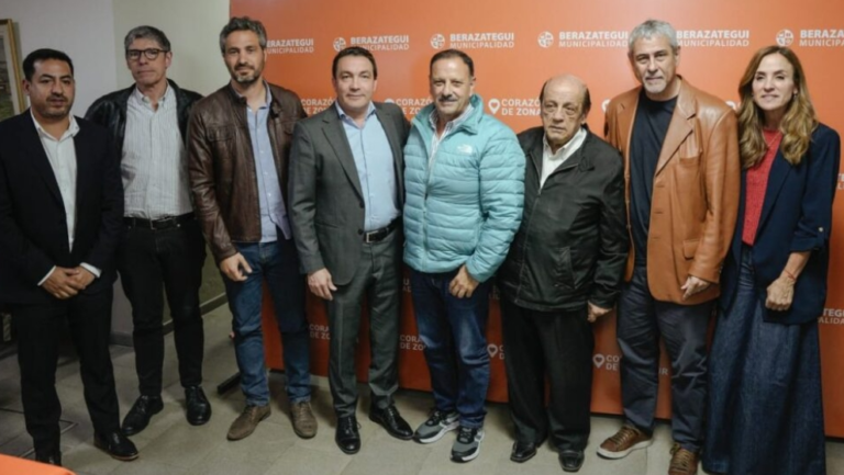 Una foto que calienta la interna del PJ,Mussi, Watson, Ferraresi juntos.