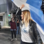 Estefanía Albasetti aseguró que los que iniciaron el altercado son parte de la institución, y dijo que las agrupaciones de izquierda y radicales “están buscando un muerto”