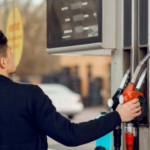Habilitarán el autoservicio de combustible en estaciones de servicio
