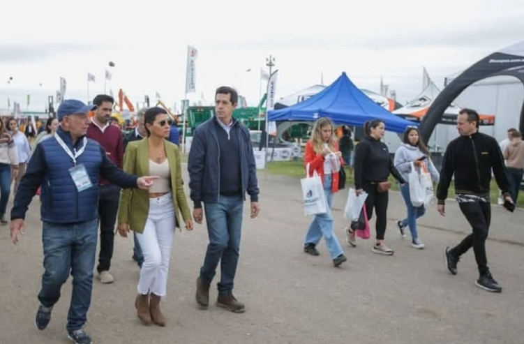 Mayra Mendoza viajó a San Nicolás para visitar la muestra Expopagro 2025