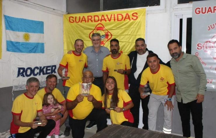 Reconocieron a los guardavidas que salvaron la vida a una niña en La Ribera