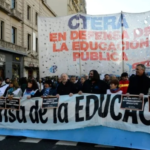 El Gobierno fijó por decreto el salario mínimo de los docentes en $500.000