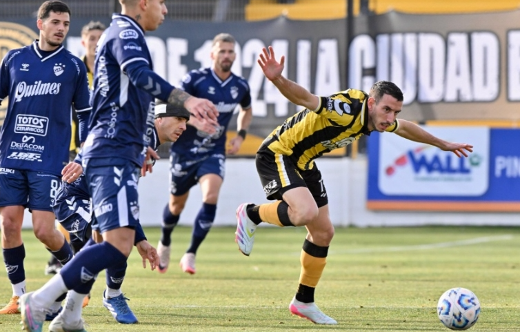 Quilmes cayó en Madryn y aumenta la crisis futbolística