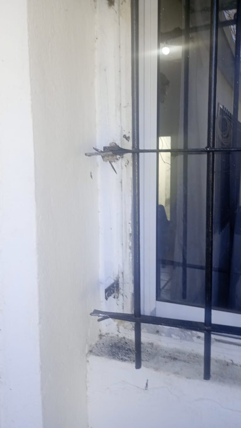Fue al velorio de su madre  y cuando volvió se encontró con su casa desvalijada: pide ayuda para recaudar información