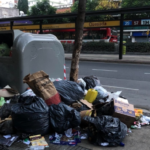La Ciudad aplicará multas de hasta $900 mil a quienes revuelvan la basura y ensucien la vía pública