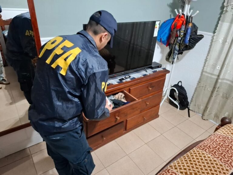 Realizaron allanamientos en Quilmes y la región contra operaciones de fraude informático